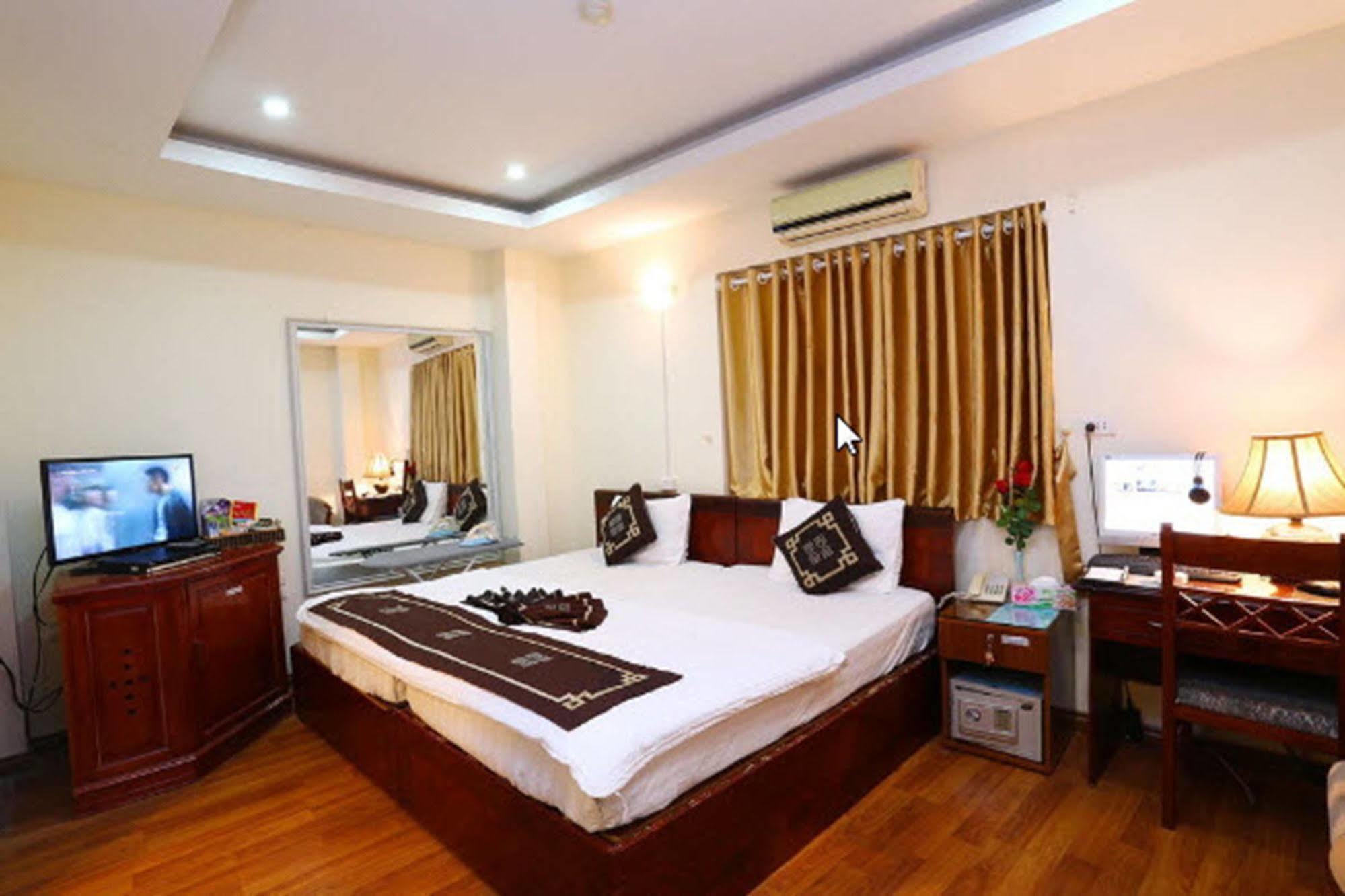 A25 Hotel - 46 Chau Long Hanoi Exteriör bild